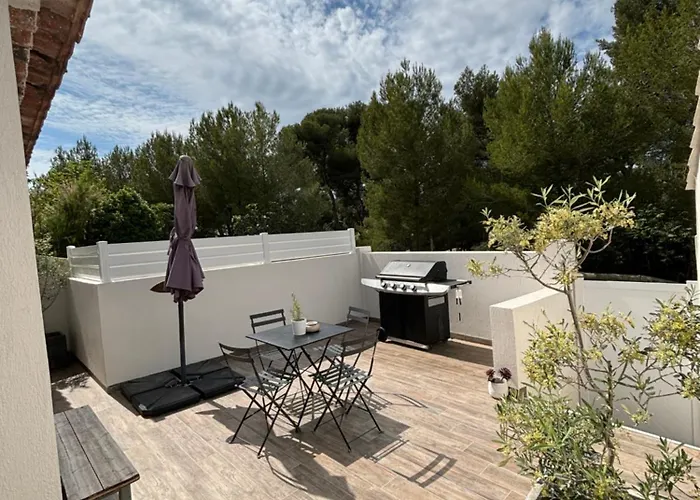 Joli Appartement A Proximite Du Port De Carry Le Rouet
